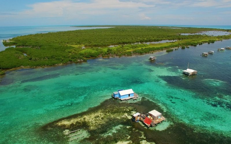 ¿Cuáles son las reservas marinas protegidas en Banco Chinchorro?